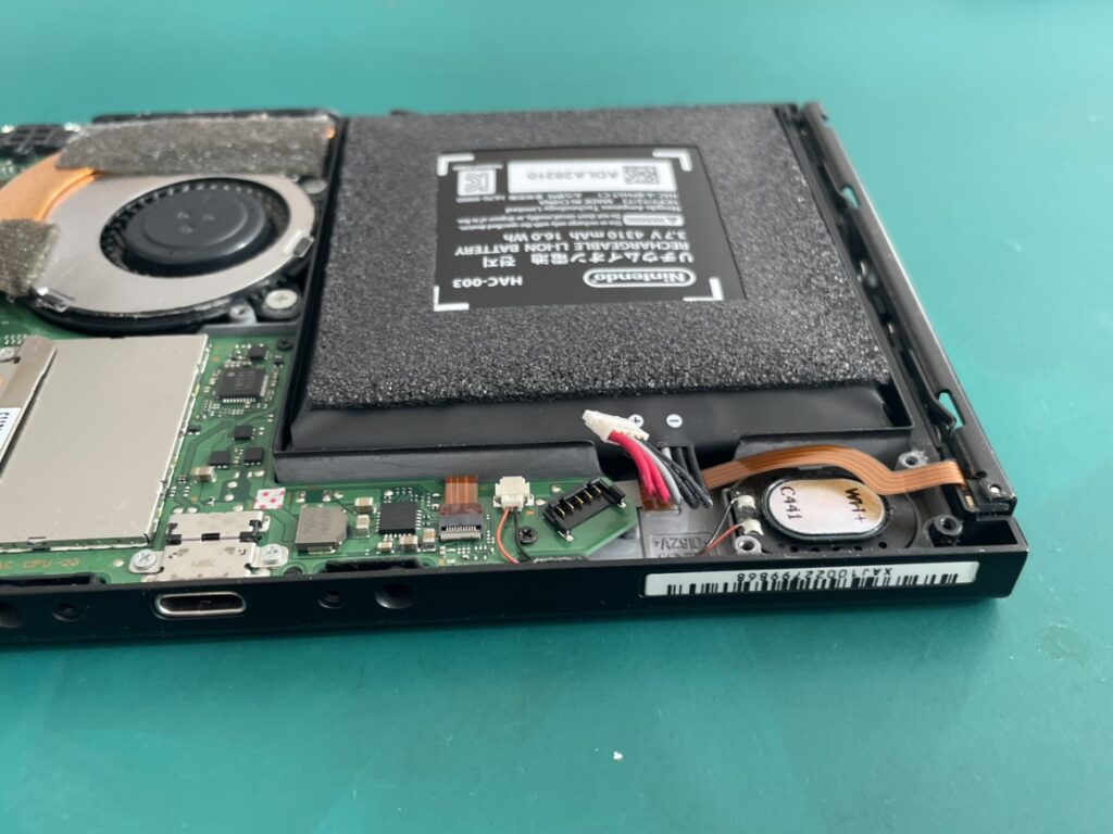 NintendoSwitch裏側が浮いてしまった　即日