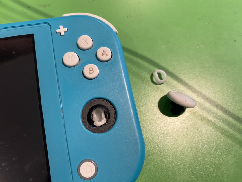Switch Lite スティック故障　横浜関内本店