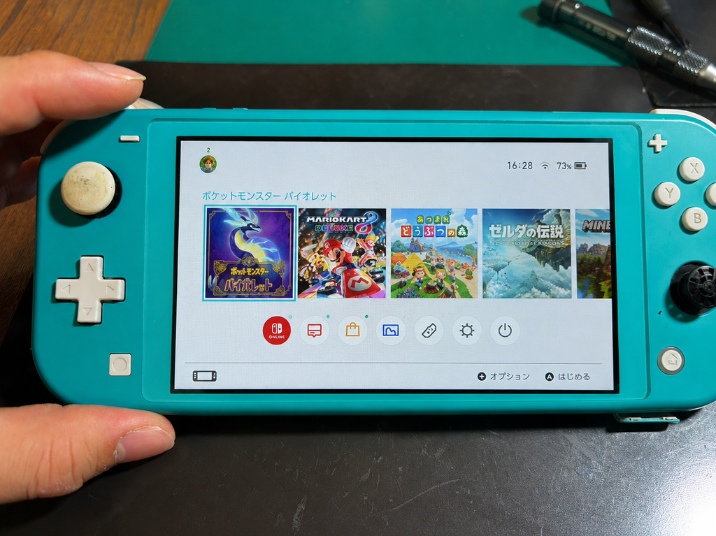作業完了後:Nintendo Switch Liteの液晶交換後に表示が直った状態